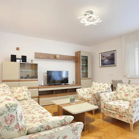 Appartamento With Wifi - 19143 *